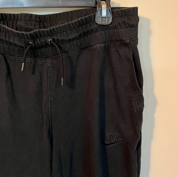 Nike Black Joggers - Picture 2 of 5